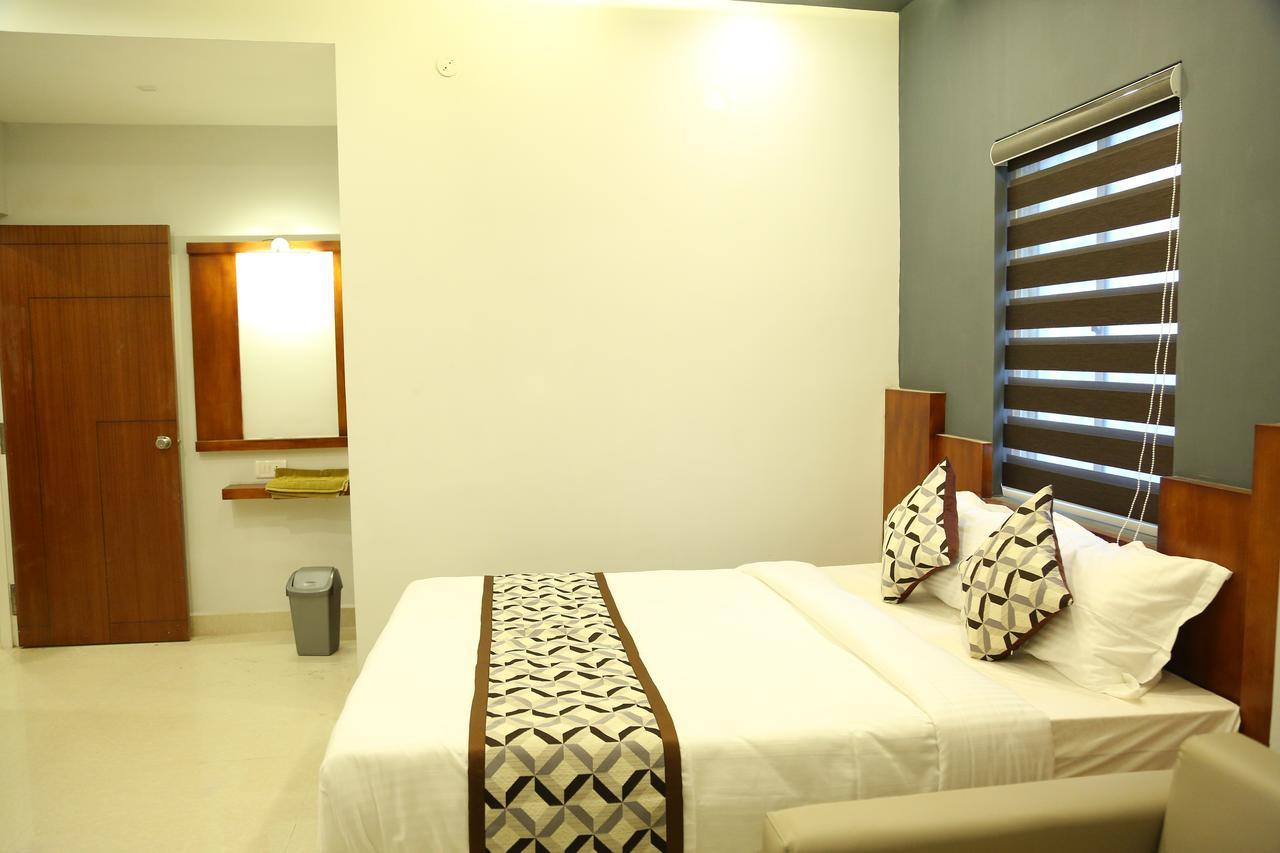 4U Business Hotel Chennai Esterno foto
