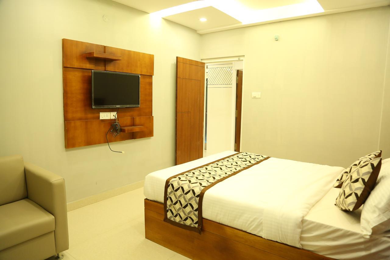 4U Business Hotel Chennai Esterno foto